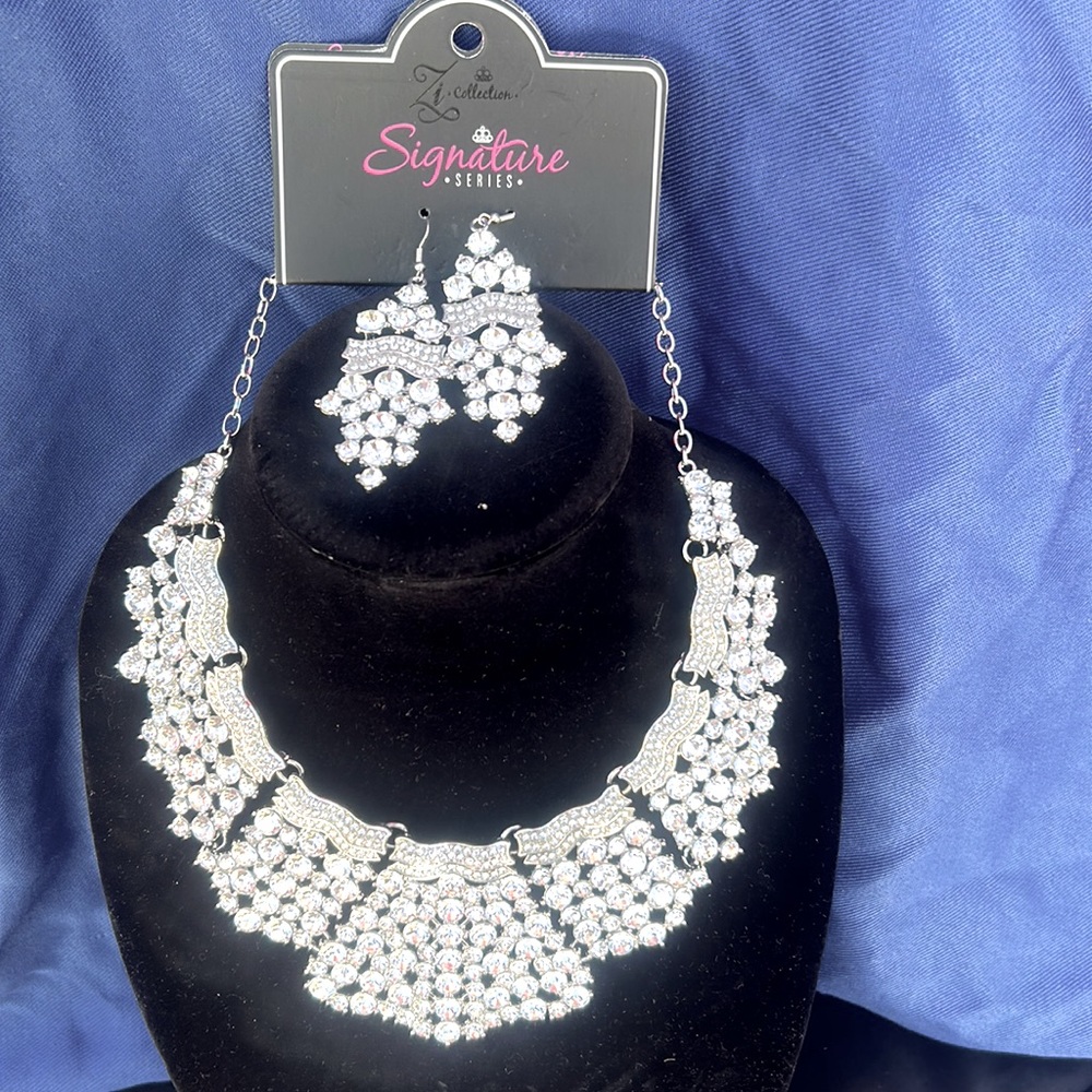 Silver and rhinestone Zi Collection necklace